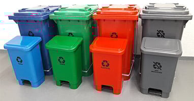 Lixeiras de plástico para coleta seletiva
